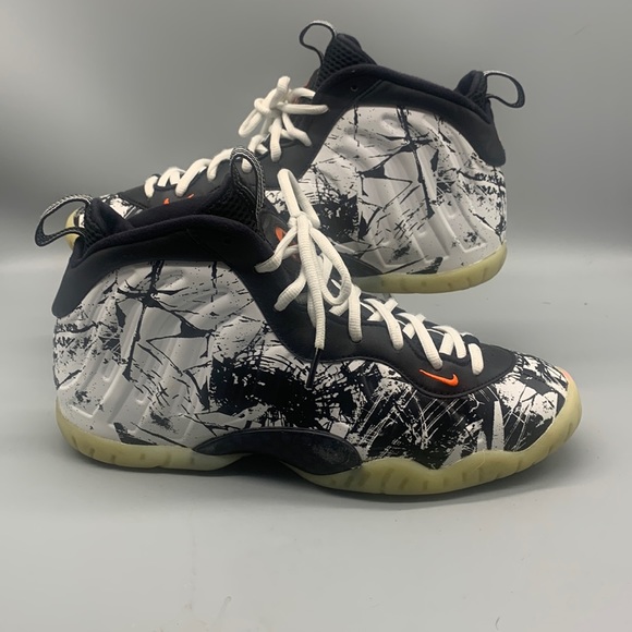 Nike Air Foamposite One Shattered Backboard 7Y Women)
